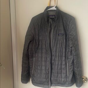 Patagonia Gray Puffer Jacket with Quilted Design